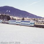 141 382 bei Oberammergau einziger Doppelstockwagen Einsatz, Sonderzug am 04.12.1993