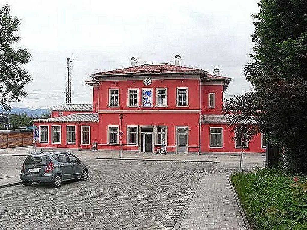 Bahnhof Murnau Straßenseite